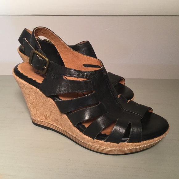 DONATED~Clarks Wedge Sandal~Like New~ - Picture 2 of 6